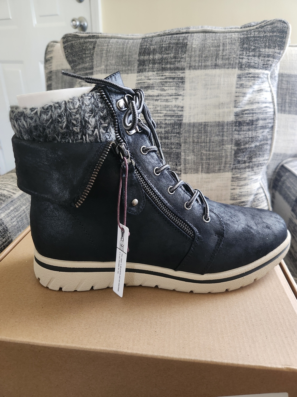 Cliffs by WHITE MOUNTAIN Black Lace-Up Knit-Cuff Ankle Boots